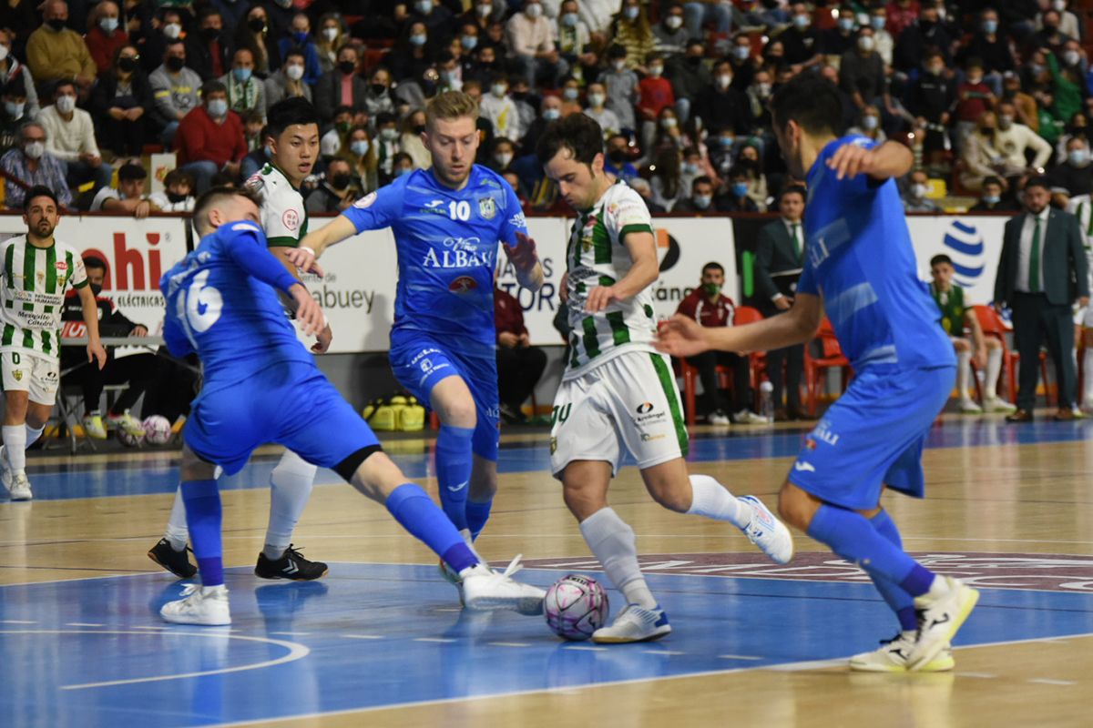 Las imágenes del partido entre el Córdoba Futsal y el Valdepeñas