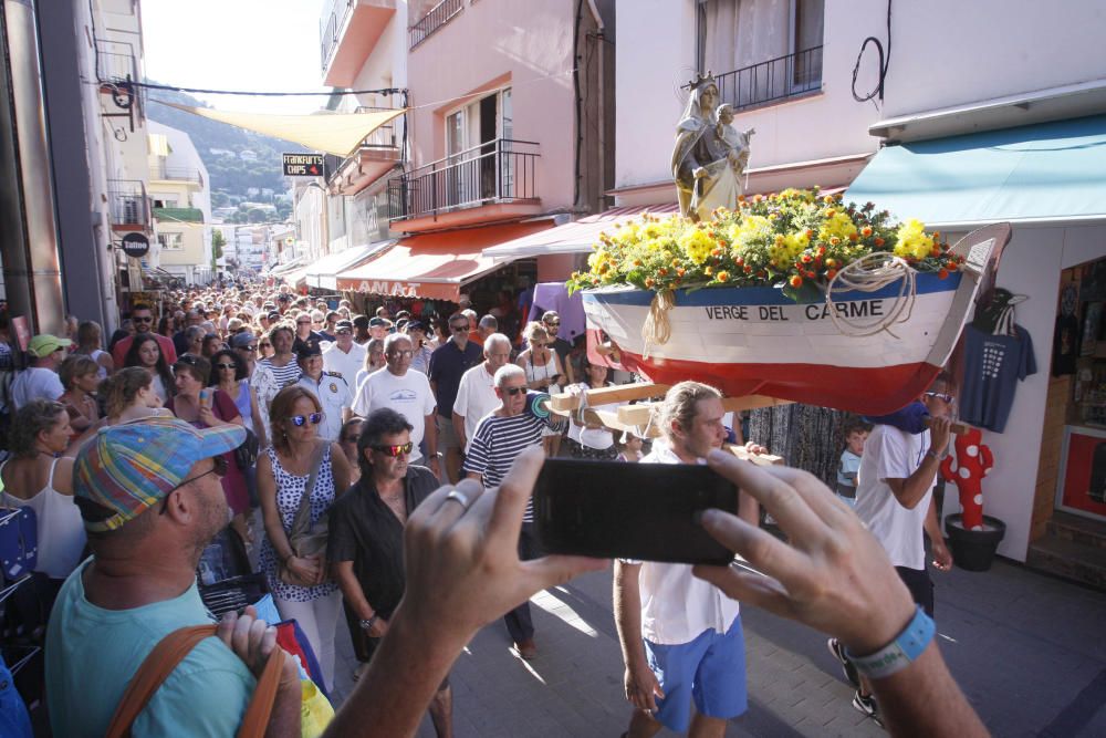 Processó marinera en honor a la Verge del Carme a l''Estartit