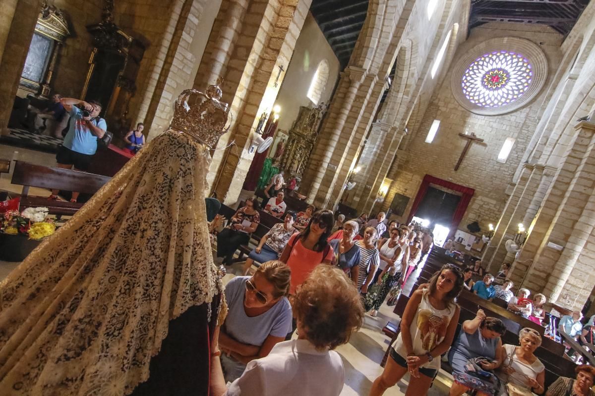 Martes 13: besamanos de la Virgen de los Remedios