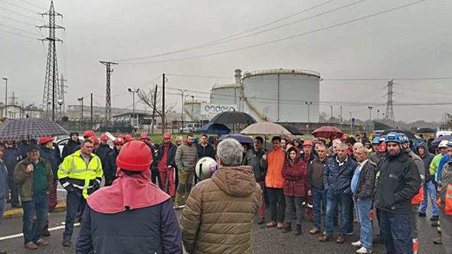 Protesta de los trabajadores de las compañías auxiliares en As Pontes.