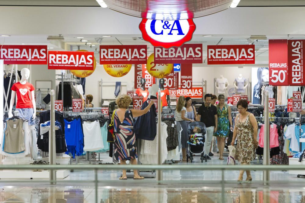 Primer fin de semana de rebajas en Valencia