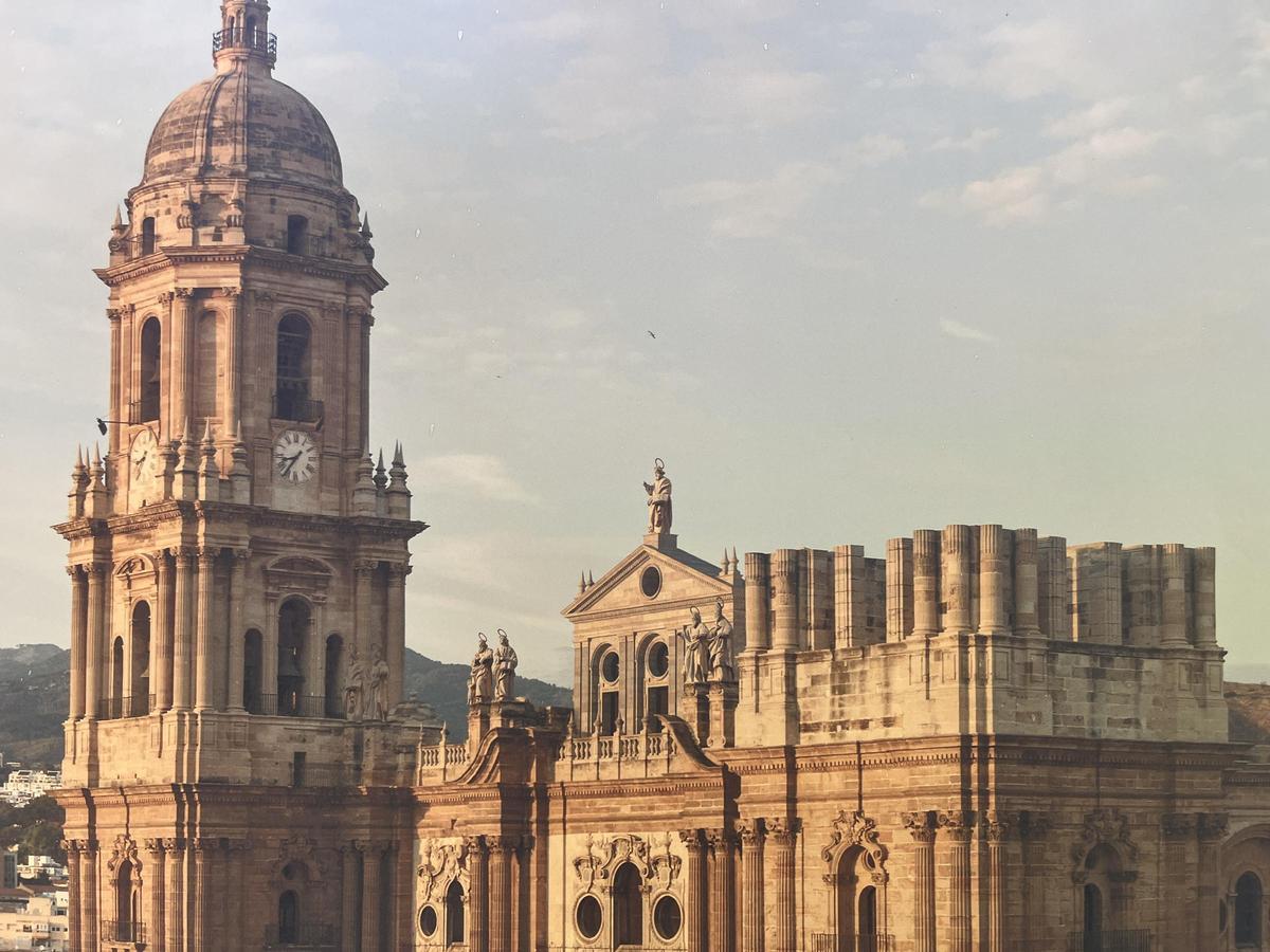 Recreación de la crestería de la plaza del Obispo.