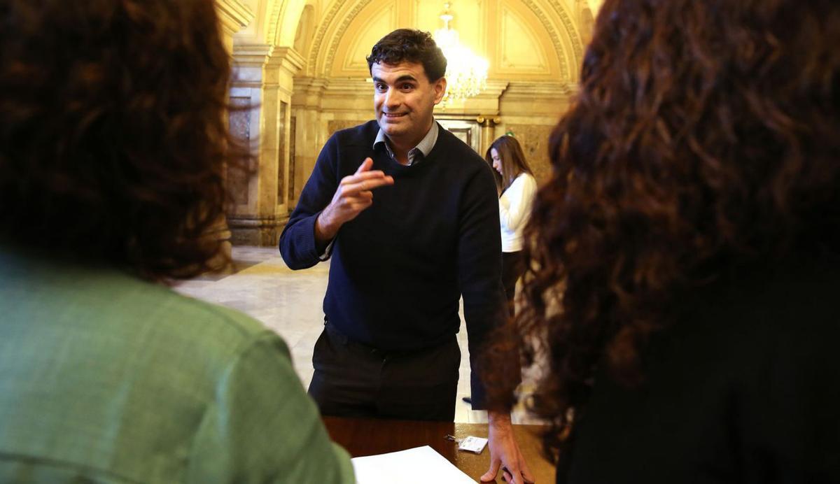 Un "fet històric" rebut amb cautela