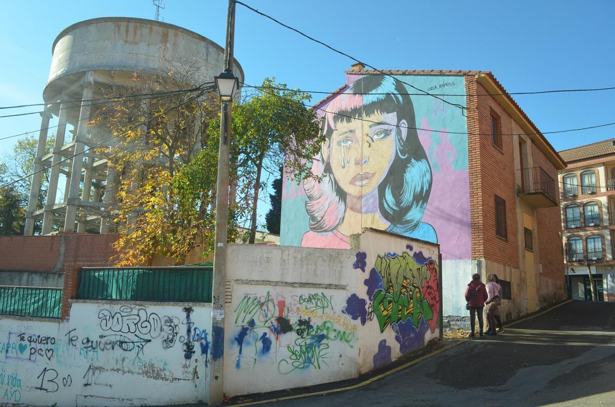 Mural inaugurado con motivo del 25N en el Punto Joven de Benavente.