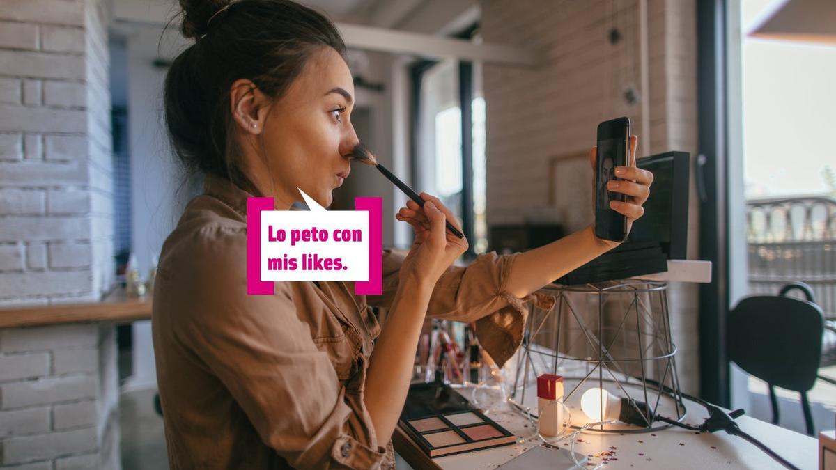 Influencer haciendo vídeos de maquillaje