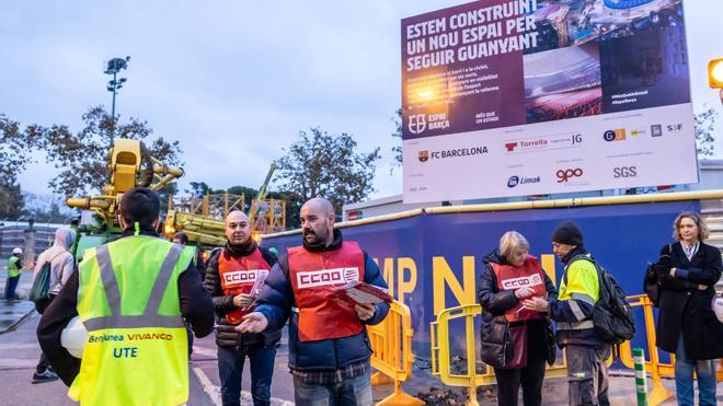 Los sindicatos van al Camp Nou a asesorar a los trabajadores de las obras