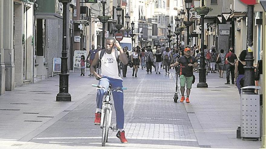 Castelló reivindica el espacio público viario para los vecinos en la jornada sin coches