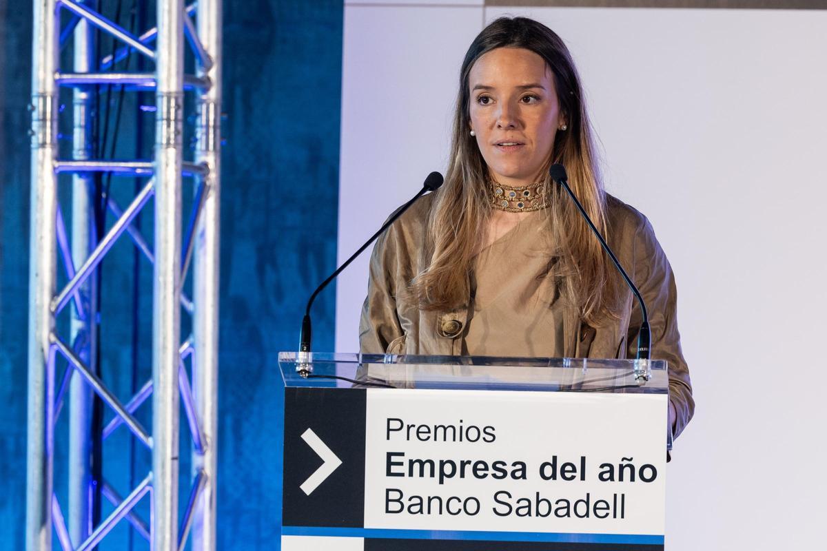 Marta Royo, de Desarrollo Corporativo del Grupo MLN, ha recibido el Premio Empresa del Año en los Premios Empresa del Año Banco Sabadell