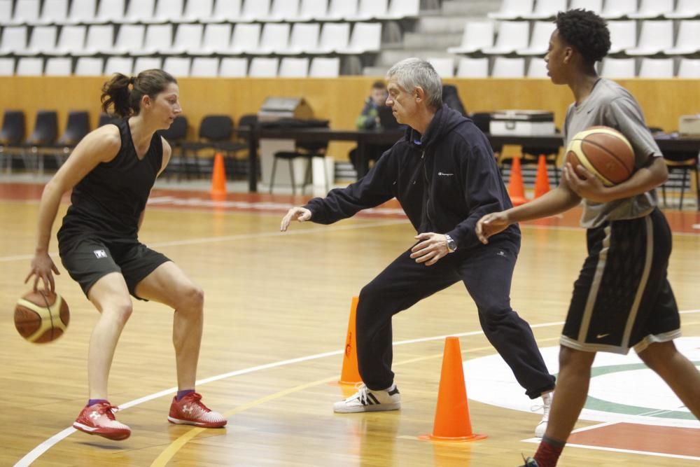 Primers entrenaments de l''Uni amb Xavi Fernández