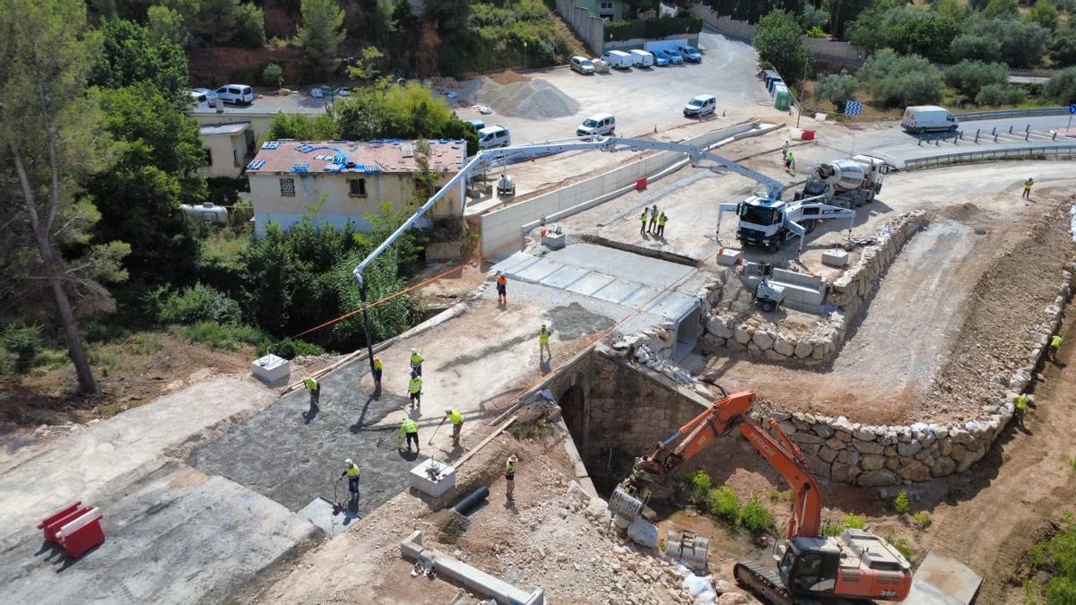 Obras en la CV-425, la carretera que une Buñol y Alborache.