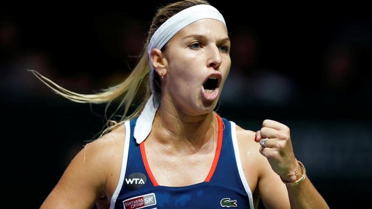 Dominika Cibulkova celebra uno de sus puntos ganados en la final del Masters.