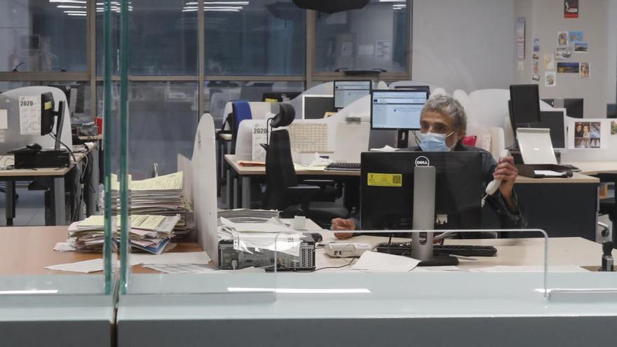 El Gobierno estudia subir el sueldo de los funcionarios un 0,3% adicional