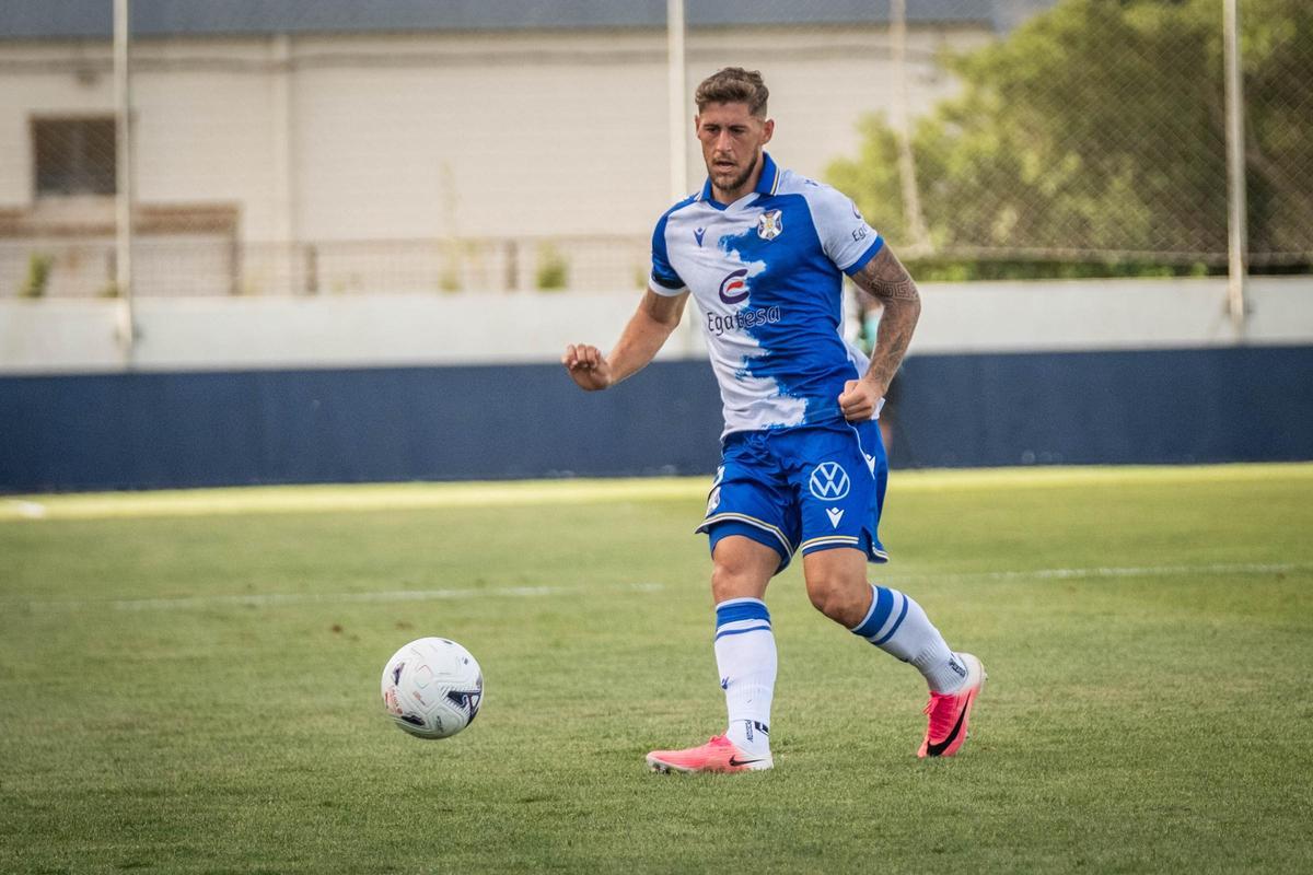 Jorge Moreno, durante el amistoso entre Tenerife y Tamaraceite.