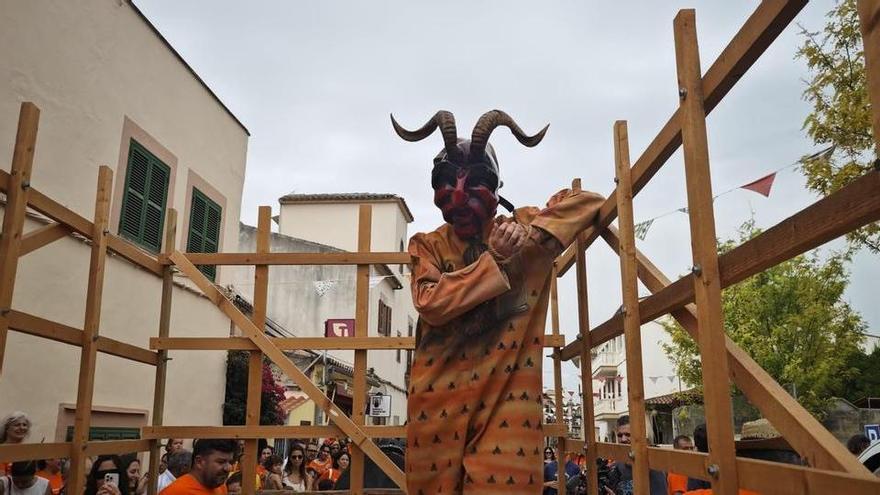 Sant Joan celebra sus fiestas patronales con Sa Condemna y la Sortida Rabiosa de los Dimonis