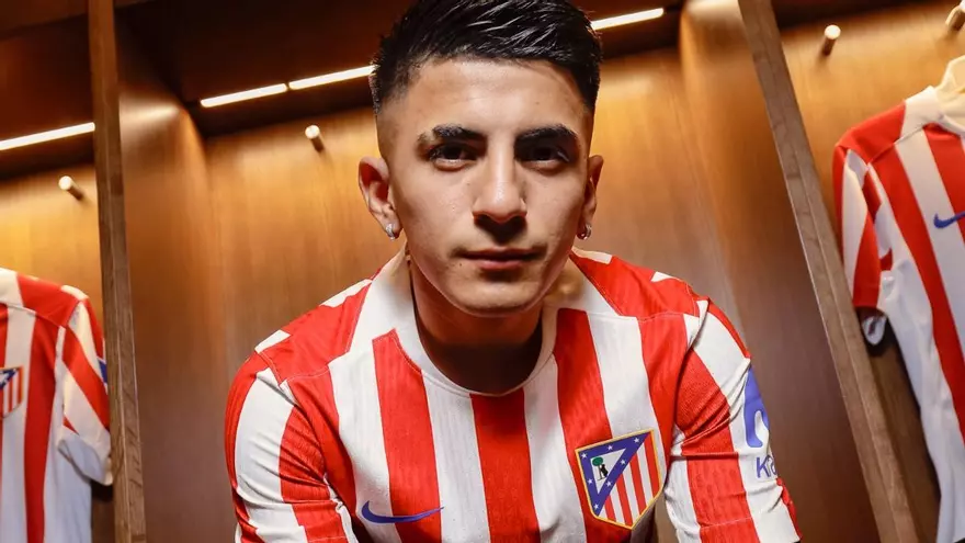 Thiago Almada: “Era mi sueño y voy a defender la camiseta como si fuera mi último partido”