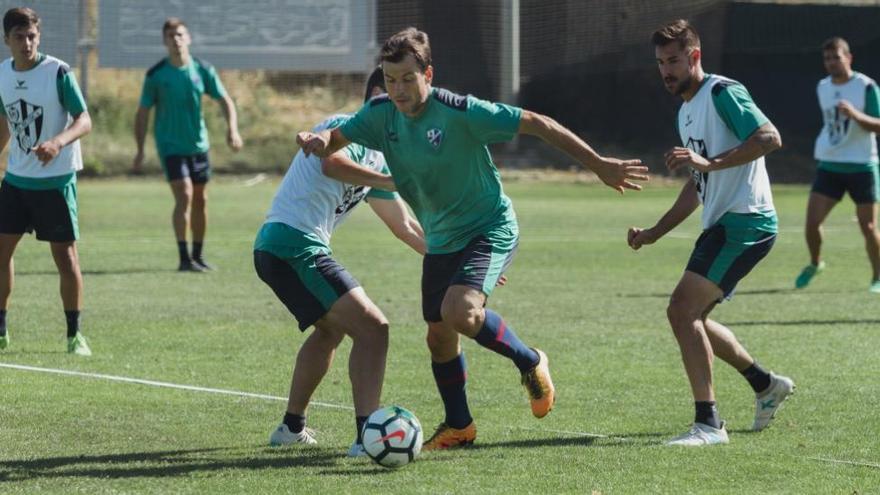 El Huesca se prepara para intentar vencer por primera vez en liga al Zaragoza