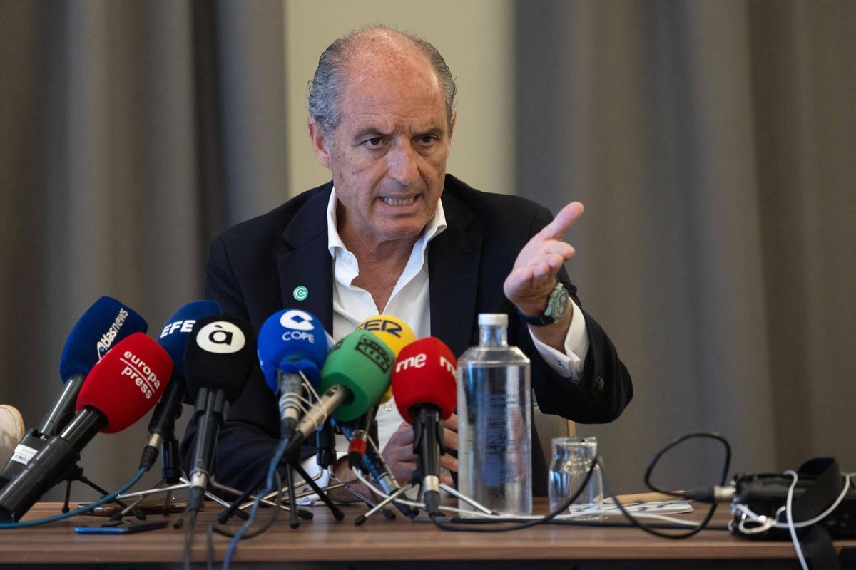 Valencia. VLC. Paco Camps en rueda de prensa sobre el congreso del PPCV