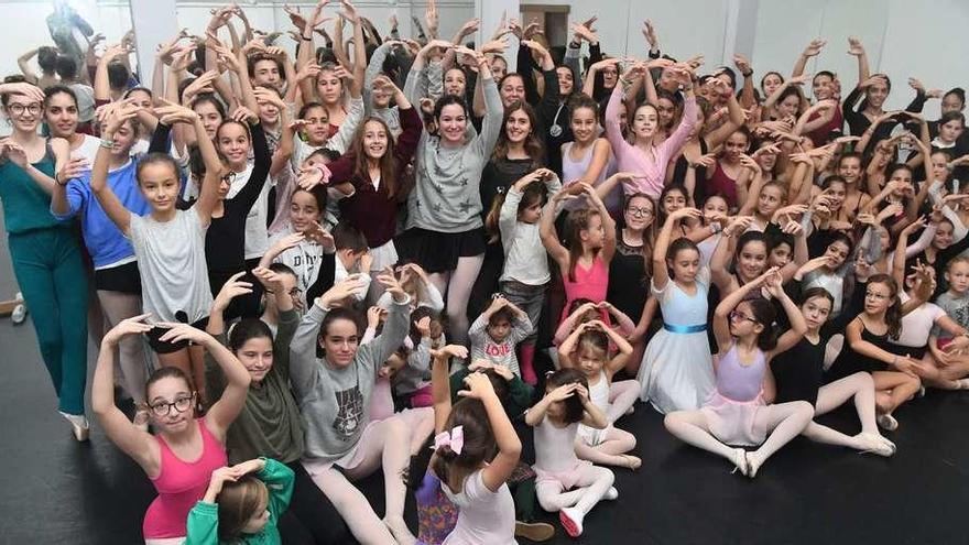 Alumnos de las escuelas de danza Druida y Danzade.