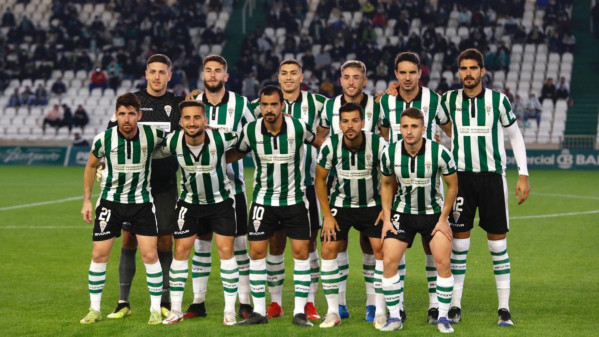 Equipo titular del Córdoba CF que se impuso este miércoles al CD Ebro.