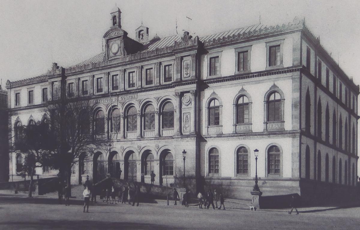 El Instituto Eusebio da Guarda en la plaza de Pontevedra a principios del siglo XX