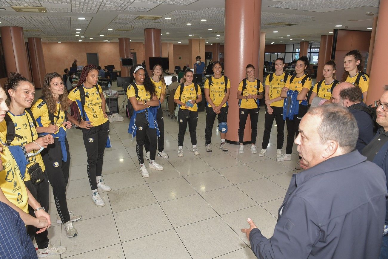 Visita a LA PROVINCIA del equipo de voleibol Gran Canaria Urbaser