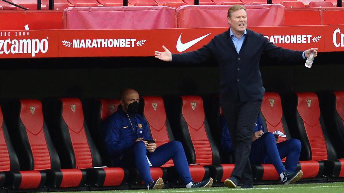 Ronald Koeman sobre el césped del Ramón Sánchez-Pizjuán