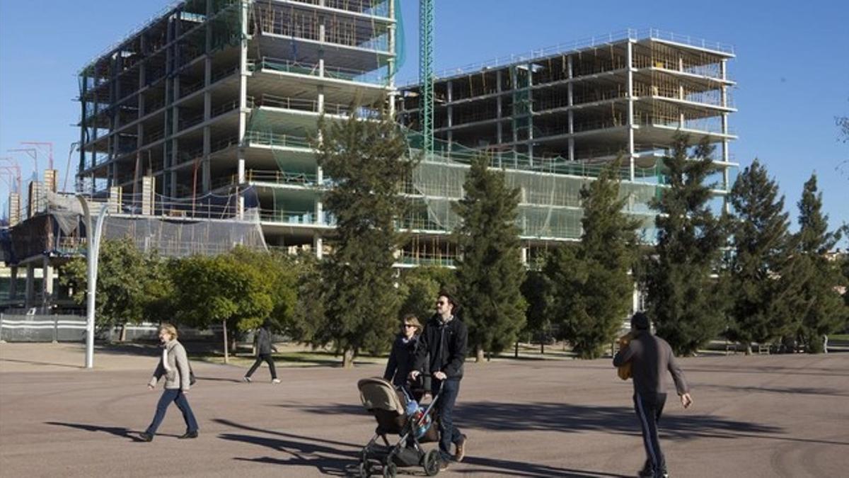 Construcción de viviendas en Badalona.