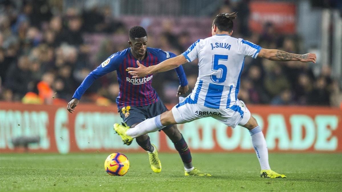 Dembélé sortea a Silva en el Barça-Leganés en el Camp Nou.