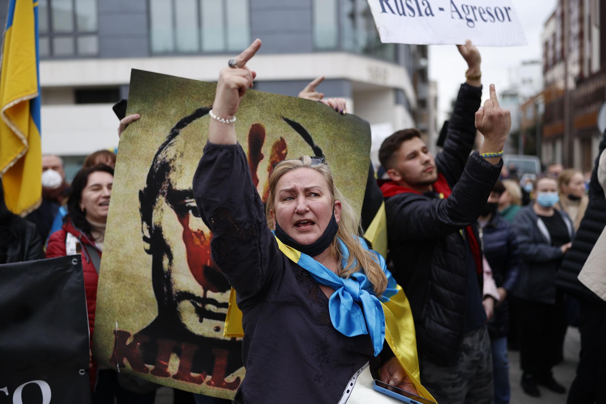 Protesta en la embajada de Rusia en España