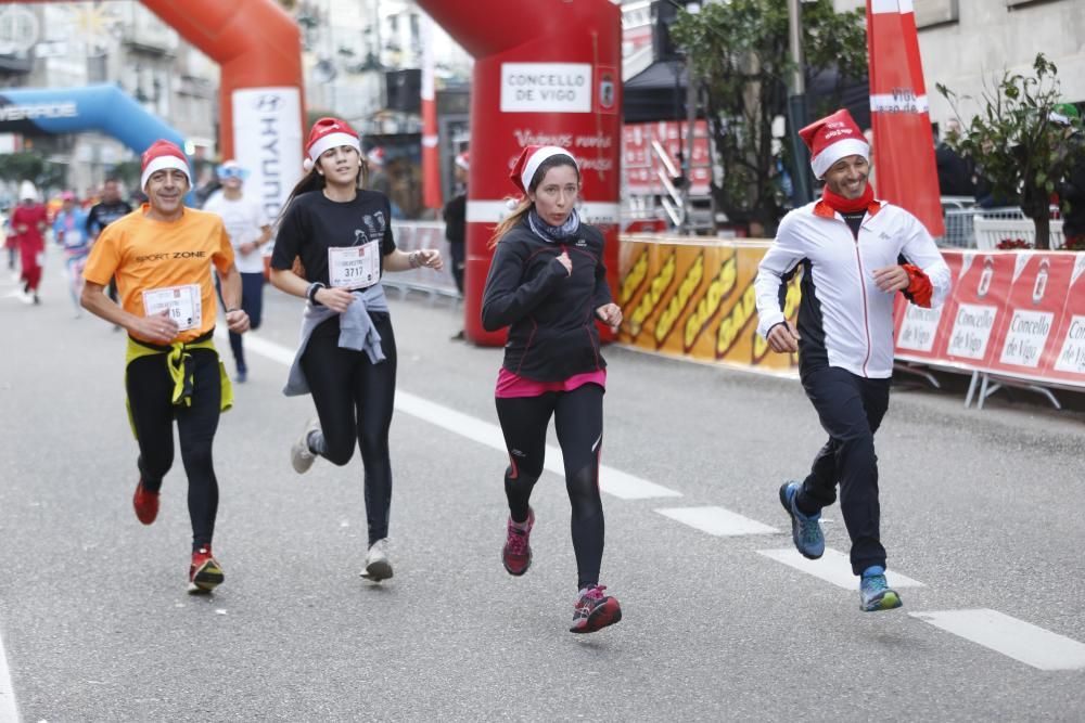 Miles de participantes celebraron el fin de año por el centro de Vigo