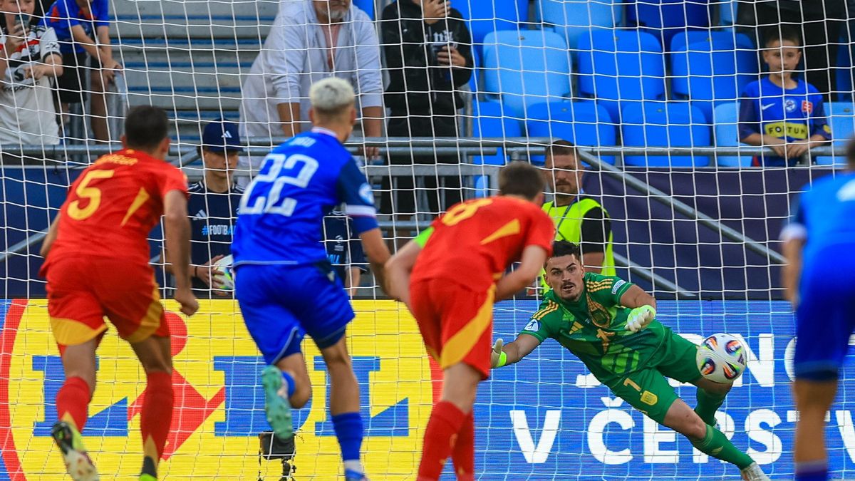 Iturbe se lanza en el penalti transformado por Suslov para Eslovaquia en el Europeo.