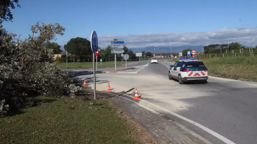 Video: Mor el conductor d'un turisme en una sortida de via a la C-25 a Campllong