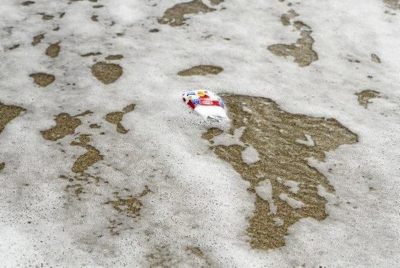 Zu alt, zu klein, zu anfällig: Die Anlagen zur Klärung der städtischen Abwässer versagen auf breiter Front - nicht nur bei Wolkenbrüchen. Der Kampf gegen die trübe Brühe ist teuer und langwierig.