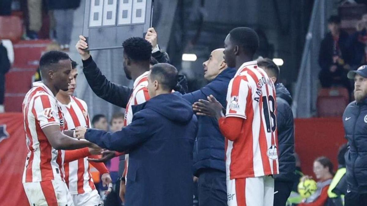 Otero, Nacho Martín, Borja, Cotelo y Caicedo, en el Sporting-Andorra en El Molinón | ÁNGEL GONZÁLEZ