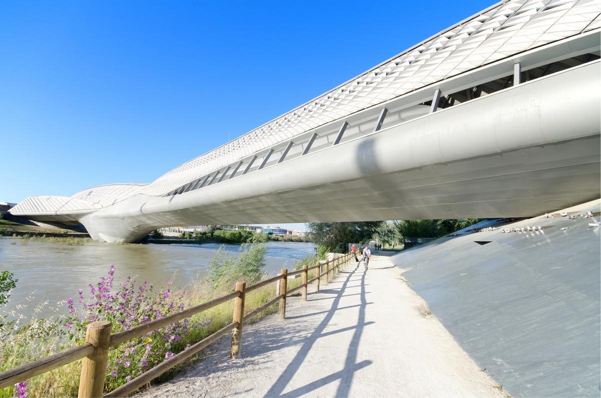 Puente Pavilion en Zaragoza construido en 2008 por international EXPO