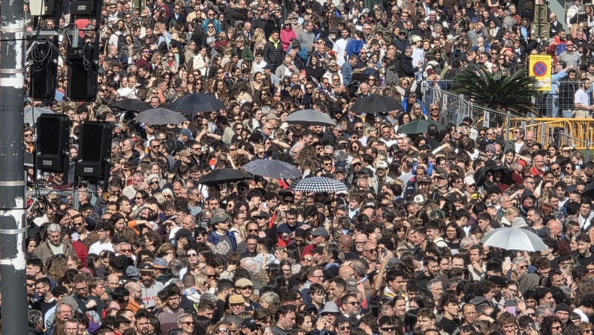 Llenazo en el plaza del Ayuntamiento de València