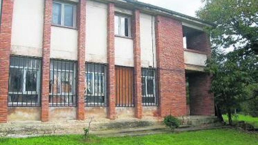 Las antiguas escuelas de Carbajal, que serán rehabilitadas.