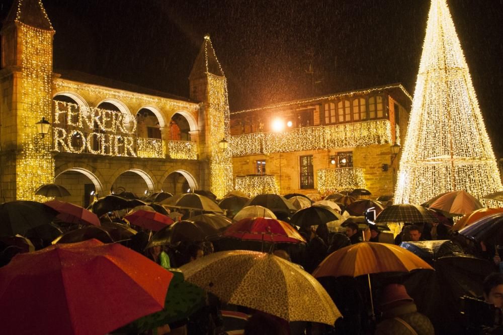 Encendido de las luces en Puebla de Sanabria.