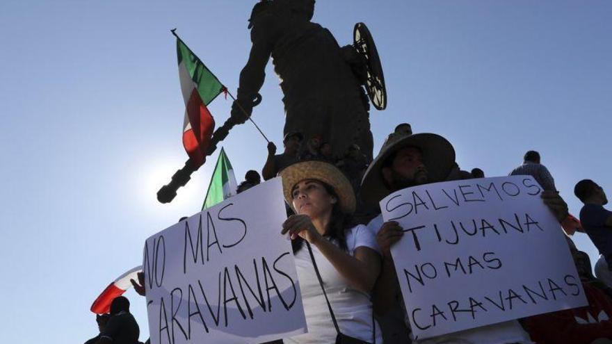 Habitantes de Tijuana se manifiestan en contra de la caravana migrante