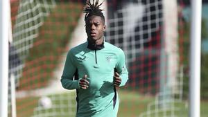 Nico Williams se entrena con el Athletic en el Estadio Olímpico de Roma