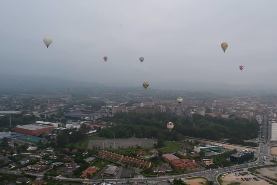 Regata de globos en Gijón