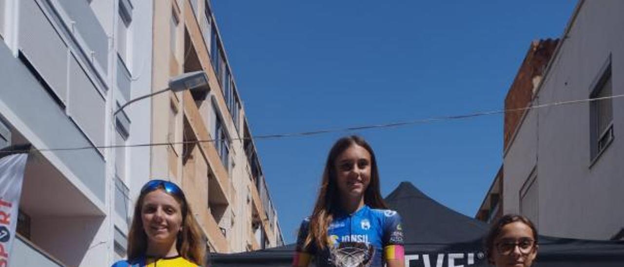 Carla Martínez, 3ª en el podio. | LEVANTE-EMV
