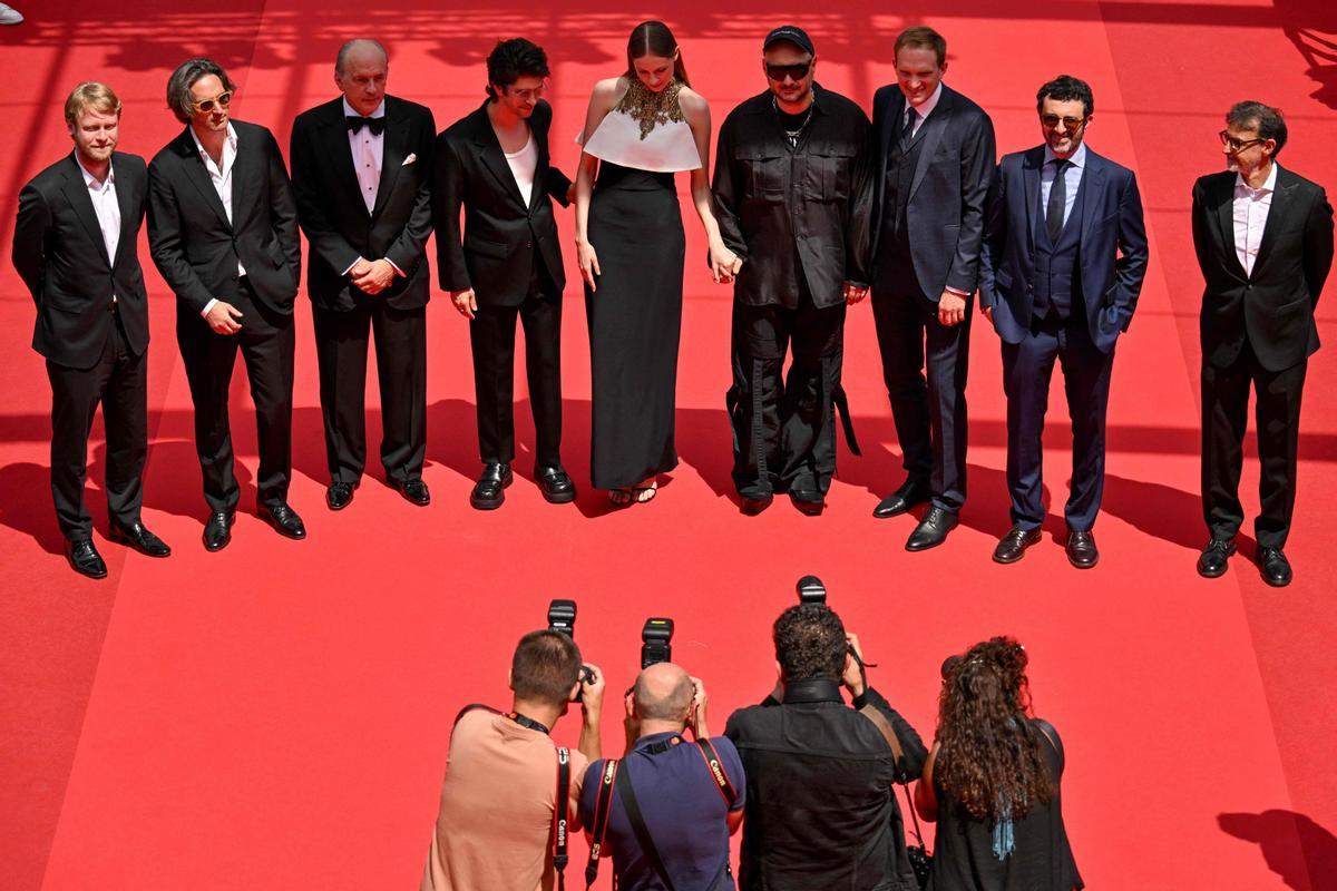 El equipo de 'Limonov: The Ballad', en la alfombra roja. 