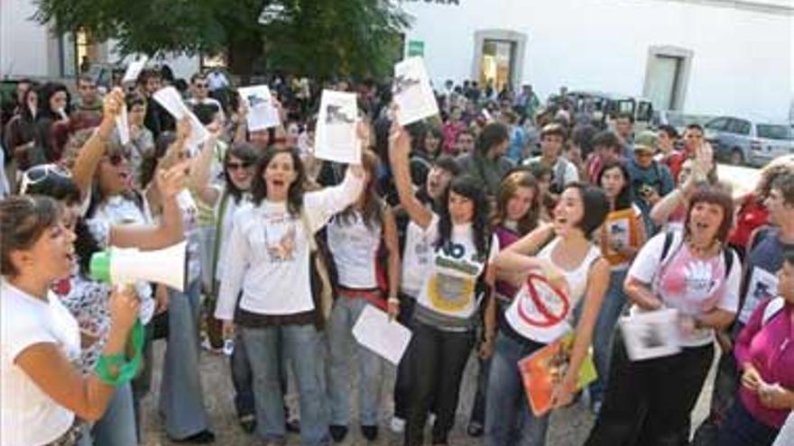 Biblioteconomía sale a la calle en defensa del &#039;cubo&#039;