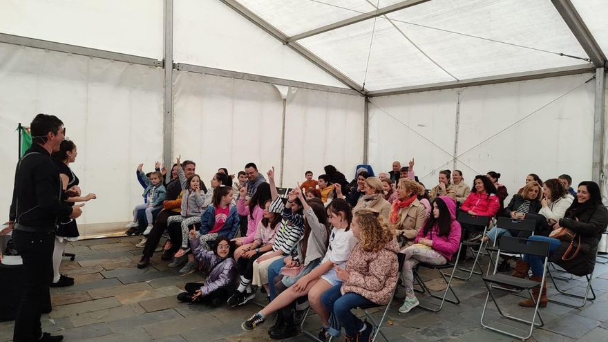 Éxito de los cuatro días de Feria del Libro de Cangas del Narcea