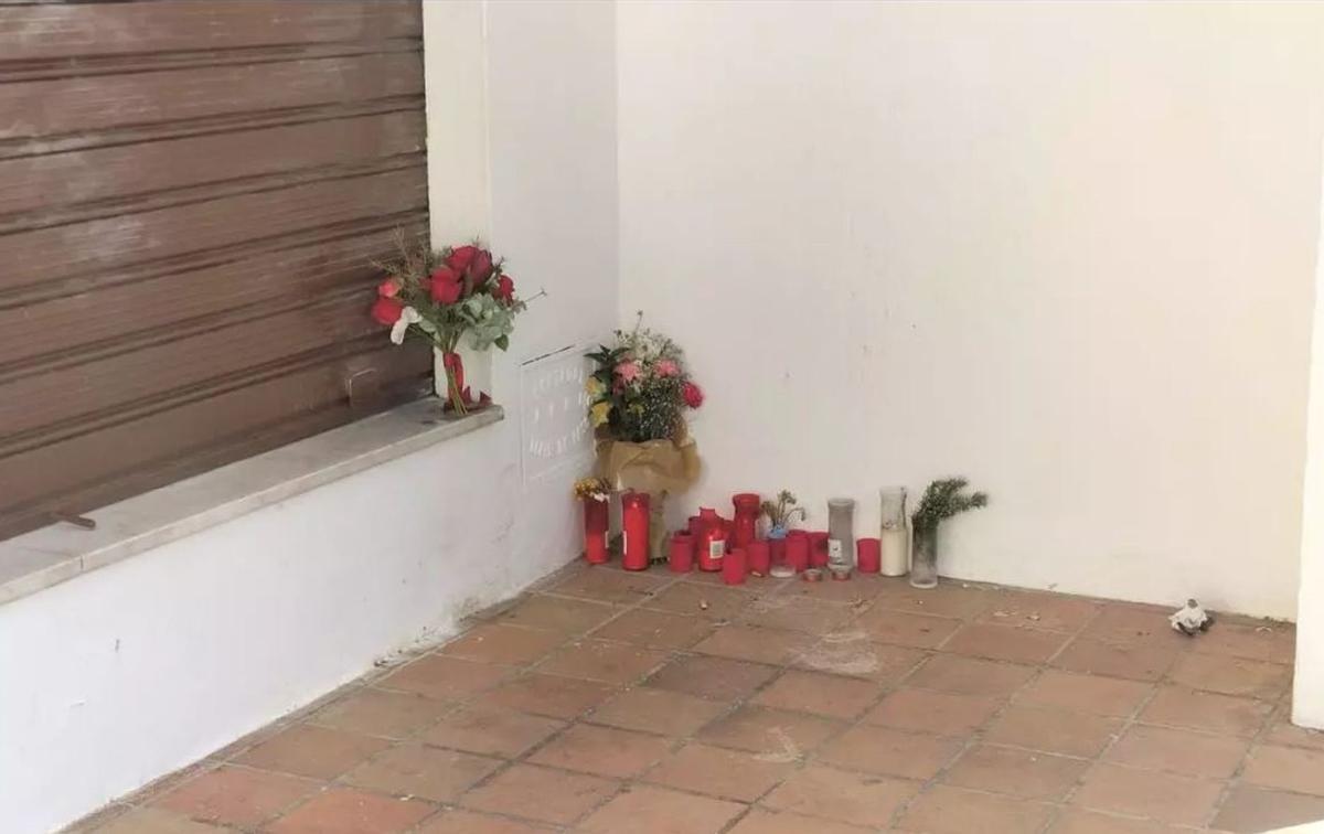 Soportal en el que fue asesinado Miguel Ángel.