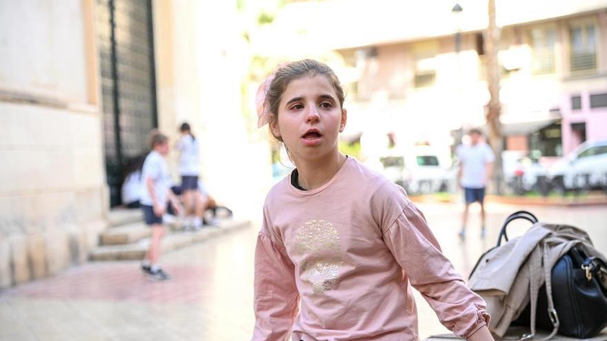 Gabriela, de 11 años, que sufre autismo severo, es derivada a La Fe para dos empastes