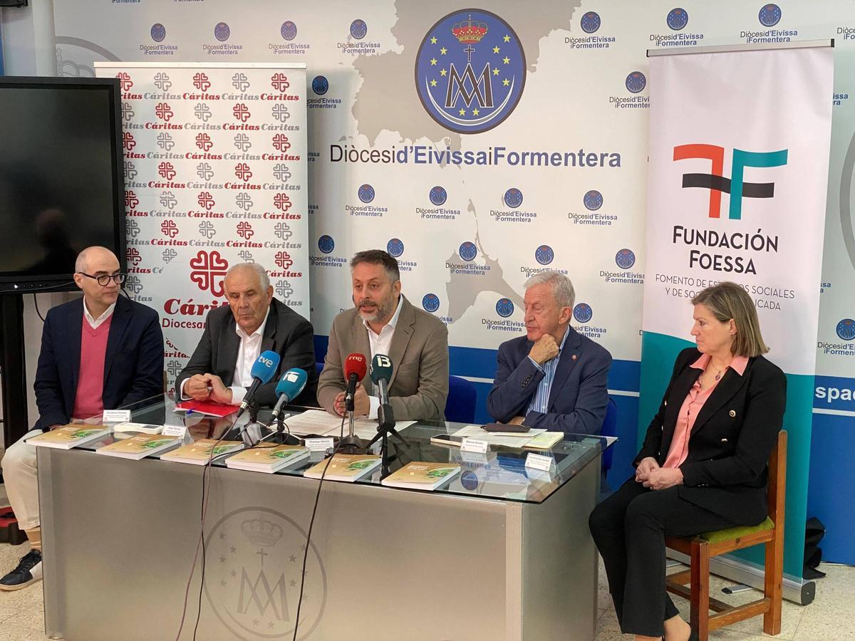 Presentación del ‘Informe sobre exclusión y desarrollo social en la isla de Ibiza’ en Cáritas.