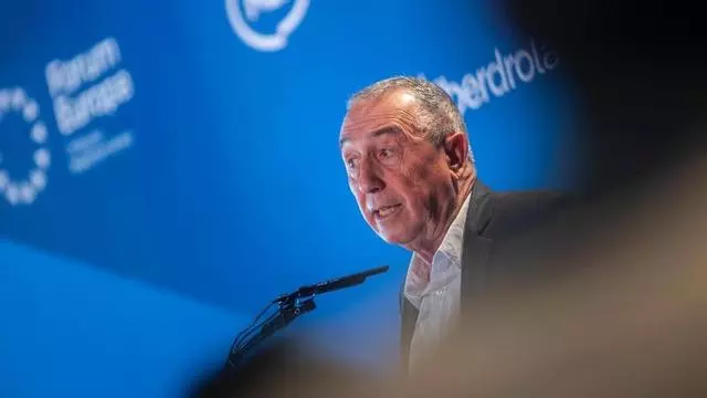 Desayuno en Foro Europa con el Síndic de Compromís en Les Corts Valencianes, Joan Baldoví.