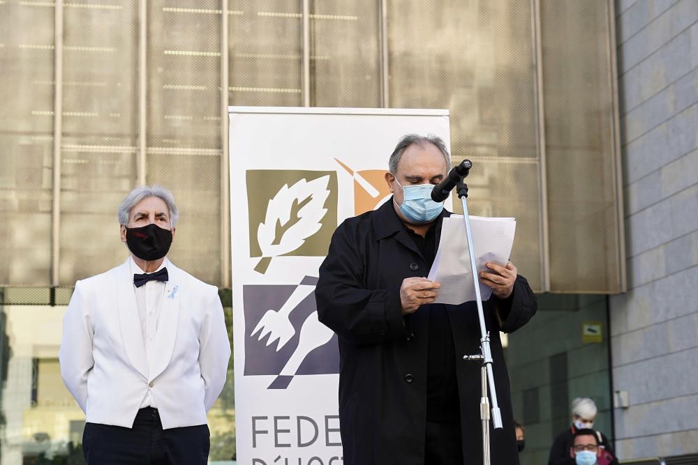 L''hostaleria i l''estètica gironines surten al carrer per protestar contra el tancament